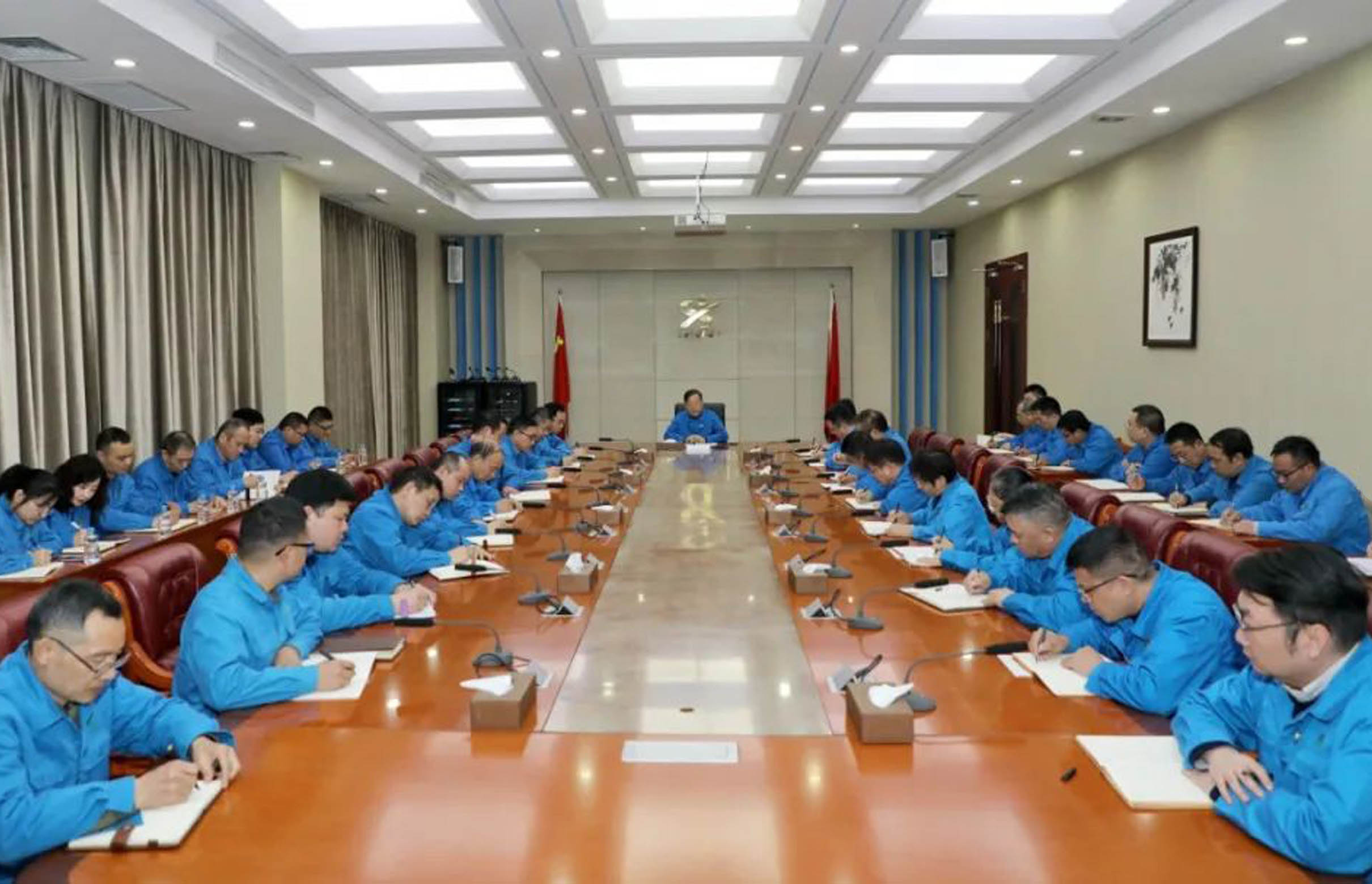 學(xué)習(xí)民營企業(yè)座談會(huì)精神——森源集團(tuán)：發(fā)揮裝備能力強(qiáng)、制造能力強(qiáng)、創(chuàng)新能力強(qiáng)的優(yōu)勢，堅(jiān)守主業(yè)、做強(qiáng)實(shí)業(yè)。